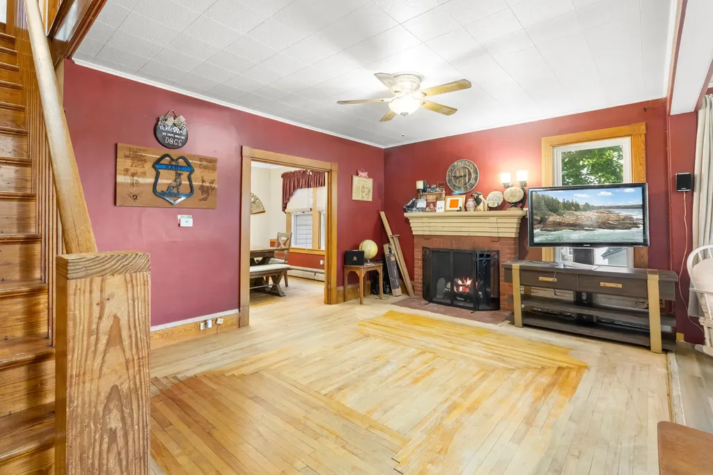 137 Depot Street Union ME 04862