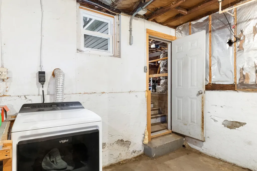 137 Depot Street Union ME 04862