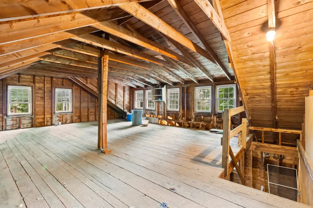 137 Depot Street Union ME 04862