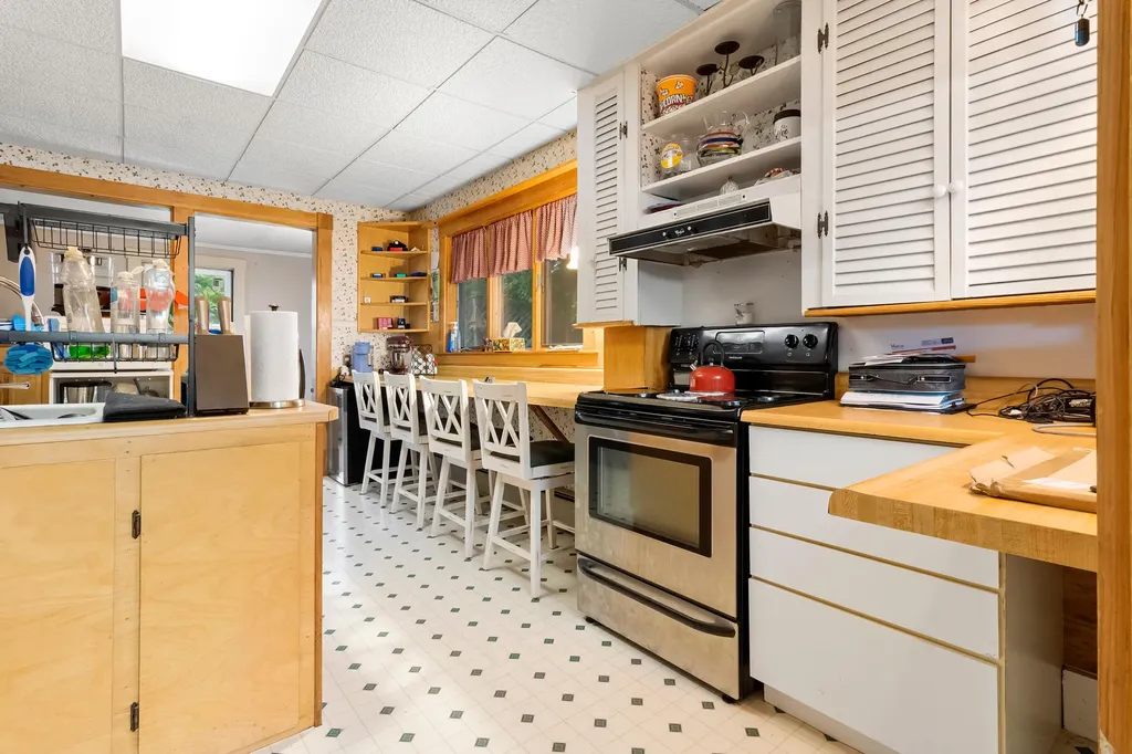 137 Depot Street Union ME 04862