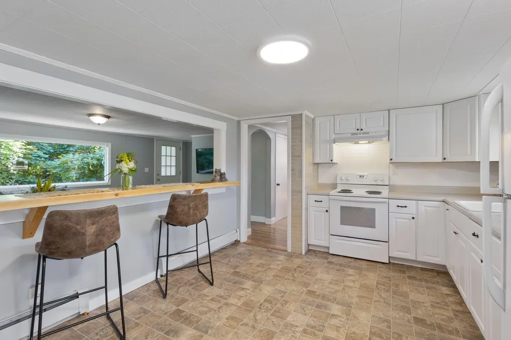 15 Wadleigh Street Parsonsfield ME 04047