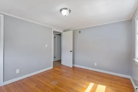 15 Wadleigh Street Parsonsfield ME 04047