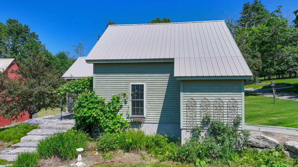 19 Ledge Hill Road Sweden ME 04040