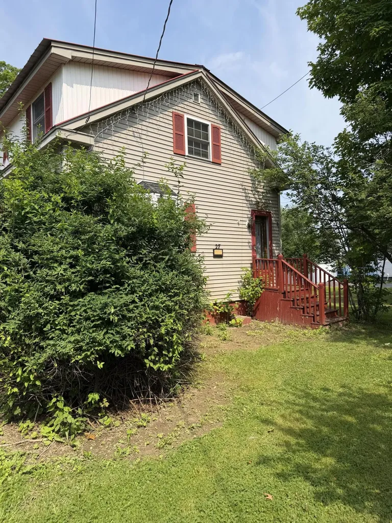 27 Delmont Street Presque Isle ME 04769