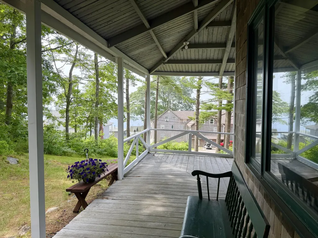 4 Roberts Circle Boothbay Harbor ME 04538