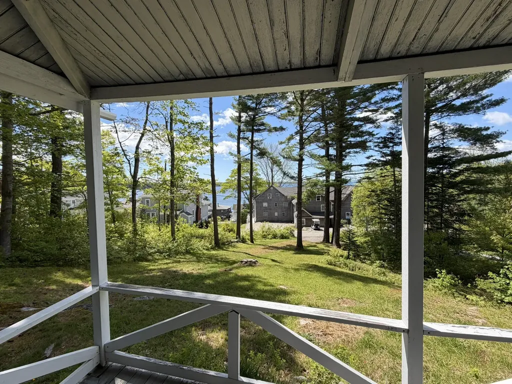 4 Roberts Circle Boothbay Harbor ME 04538