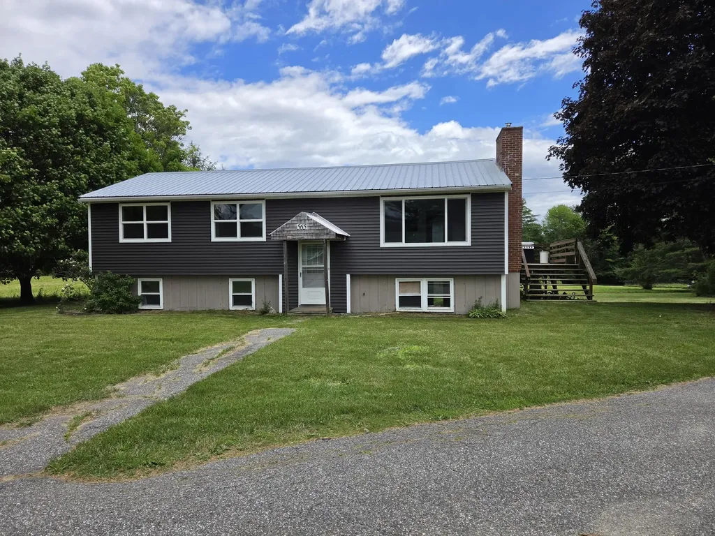 565 Old Lewiston Road Winthrop ME 04364