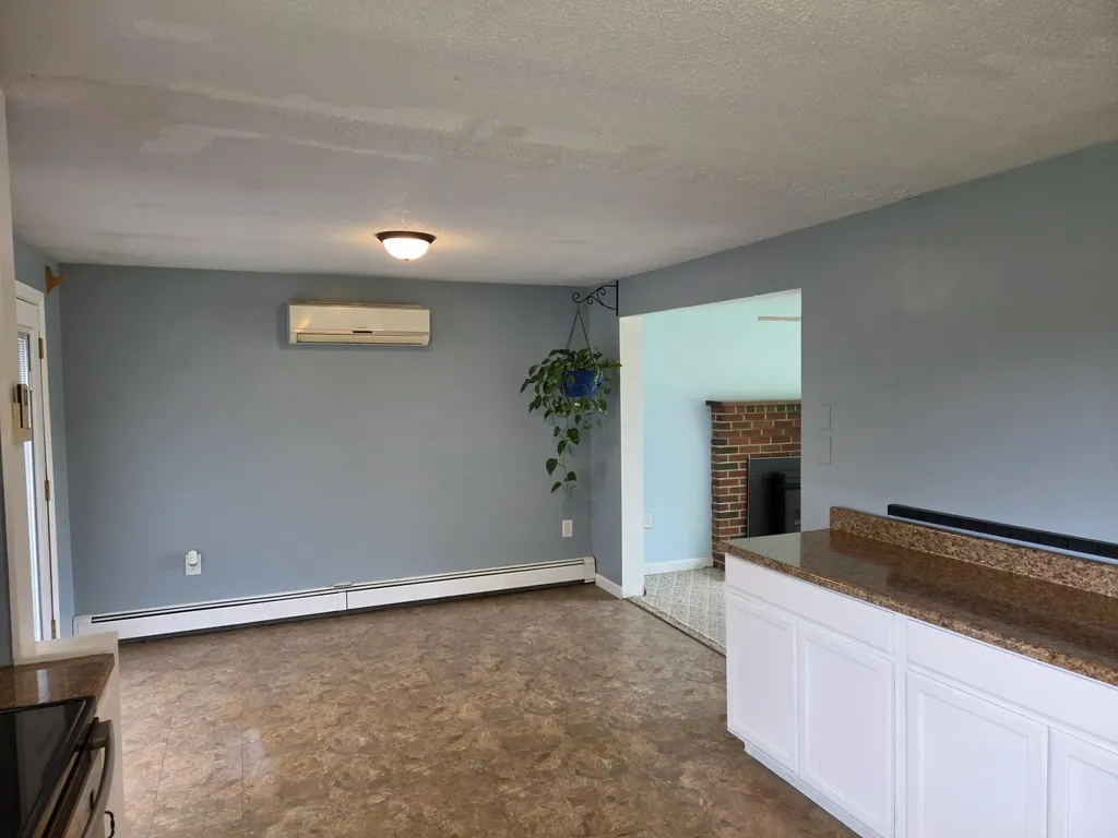 565 Old Lewiston Road Winthrop ME 04364