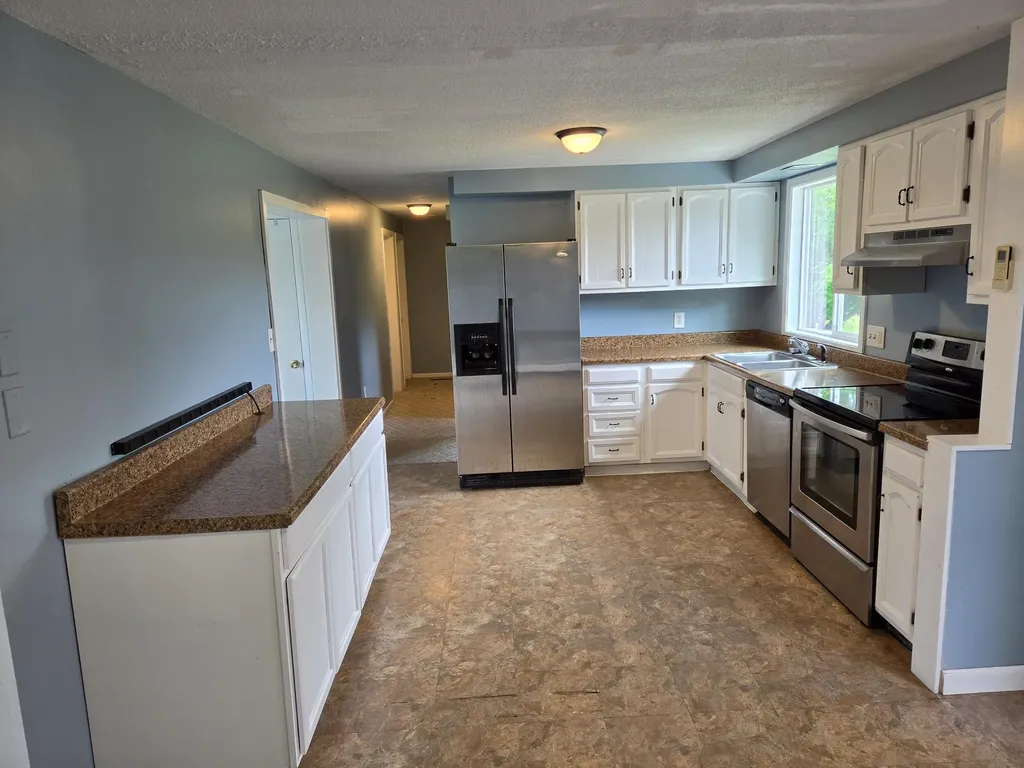 565 Old Lewiston Road Winthrop ME 04364