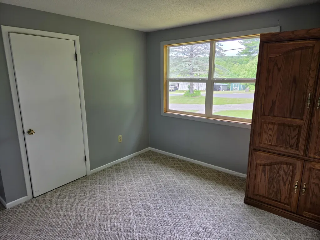 565 Old Lewiston Road Winthrop ME 04364