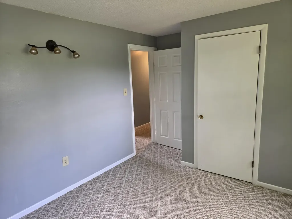 565 Old Lewiston Road Winthrop ME 04364