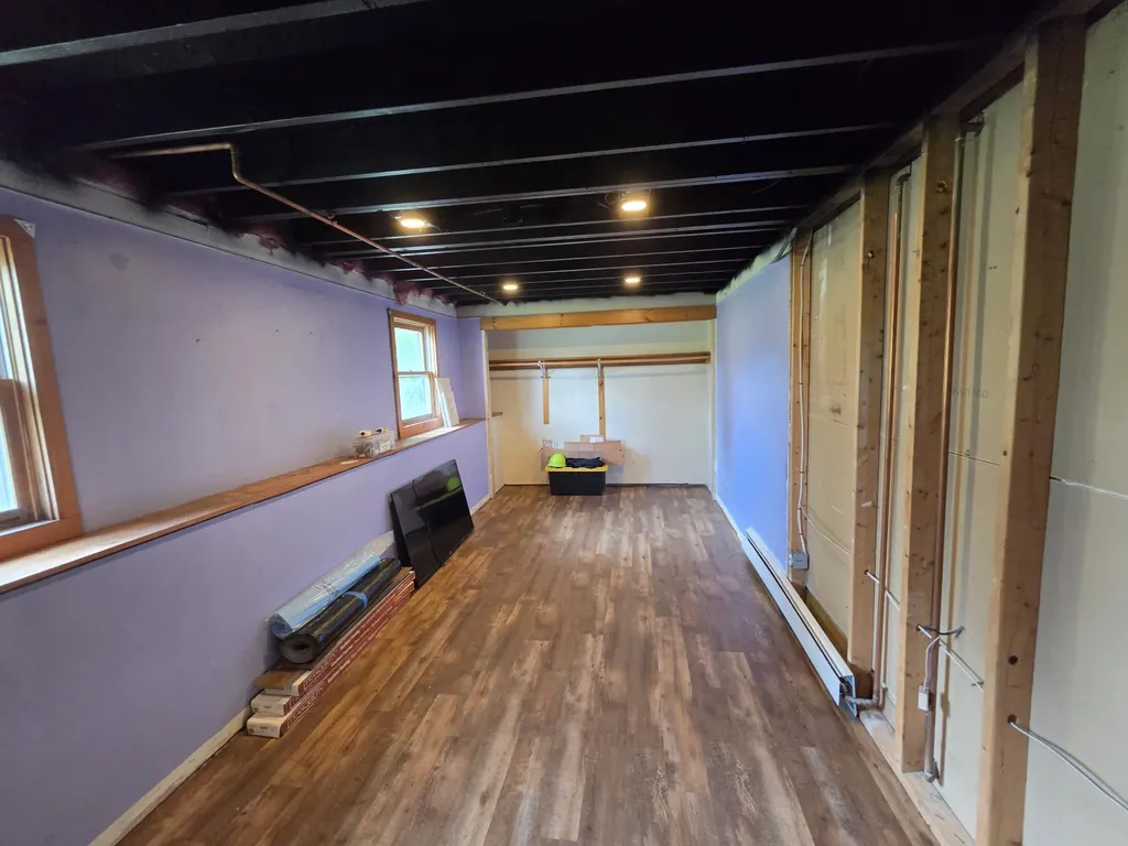 565 Old Lewiston Road Winthrop ME 04364