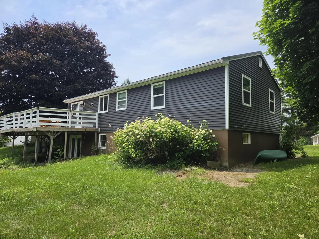 565 Old Lewiston Road Winthrop ME 04364