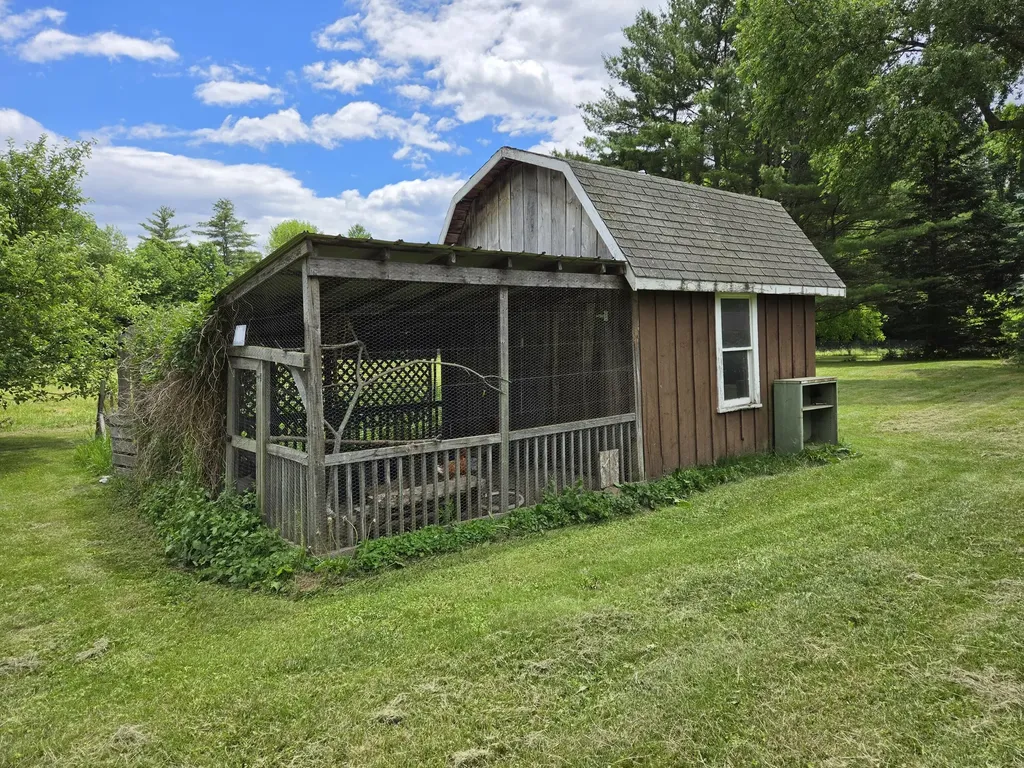 565 Old Lewiston Road Winthrop ME 04364