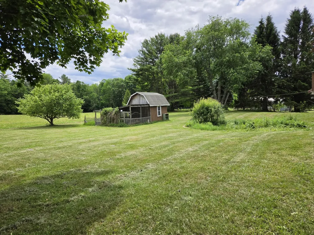 565 Old Lewiston Road Winthrop ME 04364
