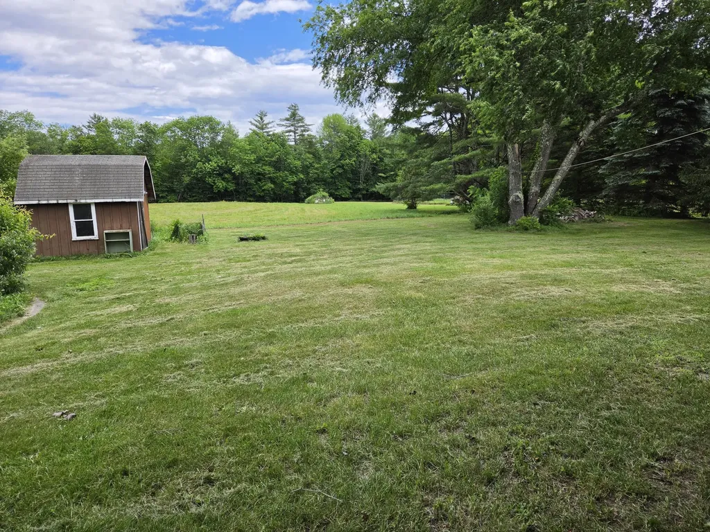 565 Old Lewiston Road Winthrop ME 04364