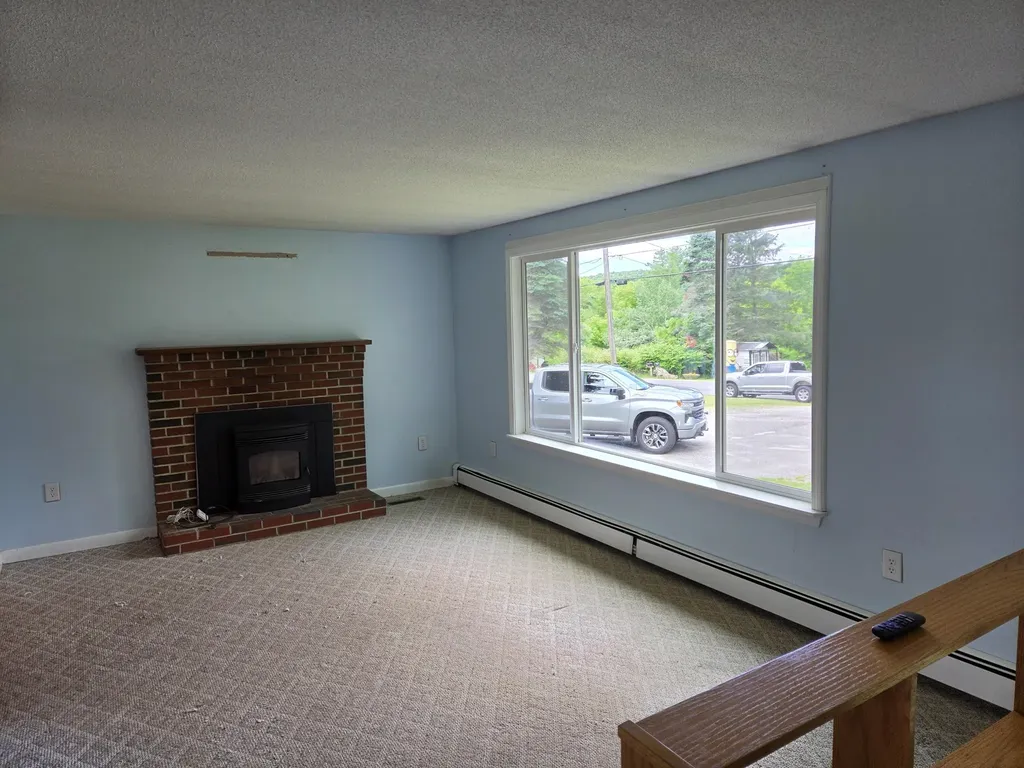 565 Old Lewiston Road Winthrop ME 04364