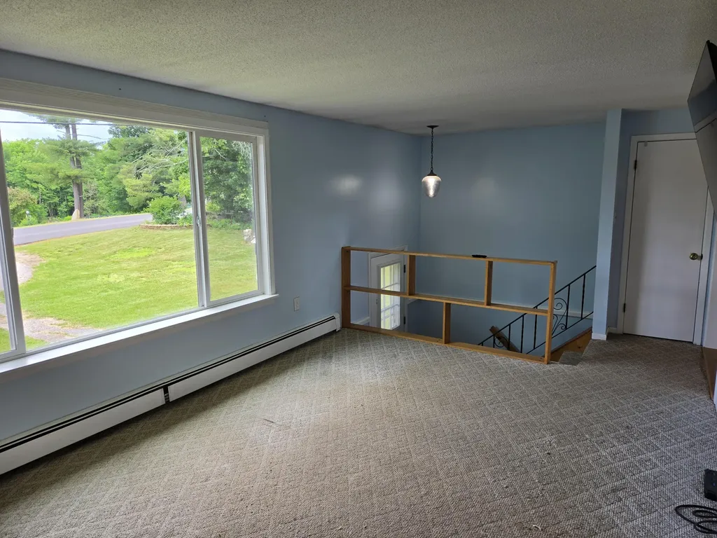 565 Old Lewiston Road Winthrop ME 04364