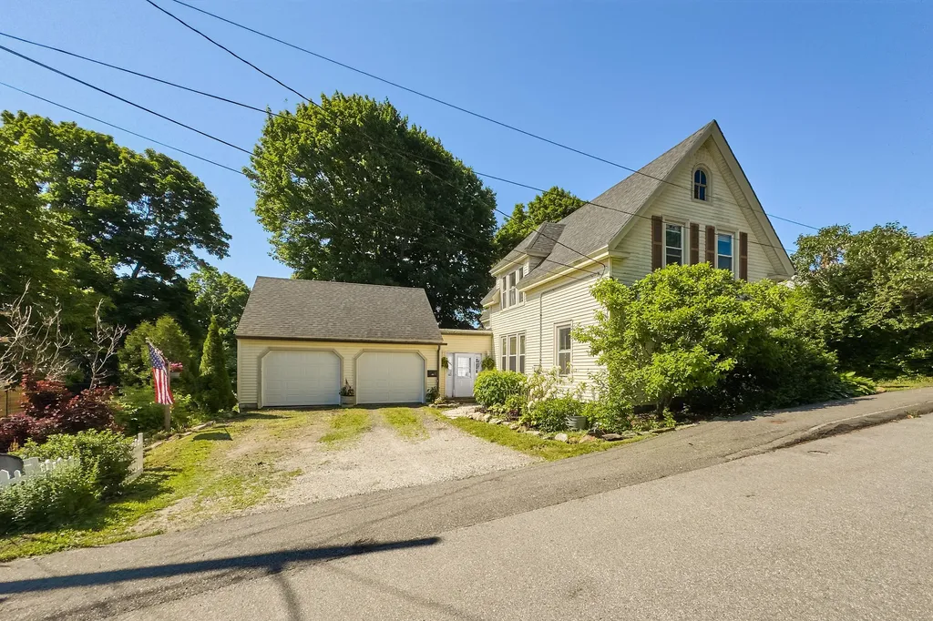 84 Grace Street Rockland ME 04841