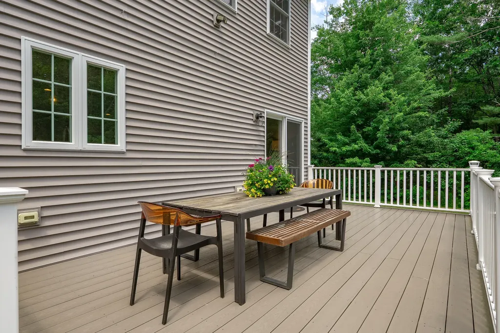 9 Whipple Lane Scarborough ME 04074