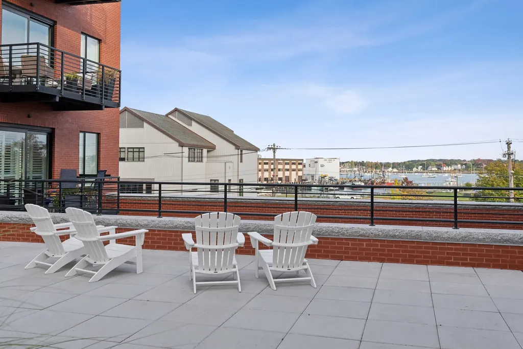 383 Commercial Street Portland ME 04101