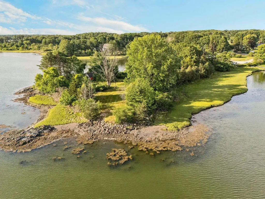 22 Trafton Lane Kittery ME 03904