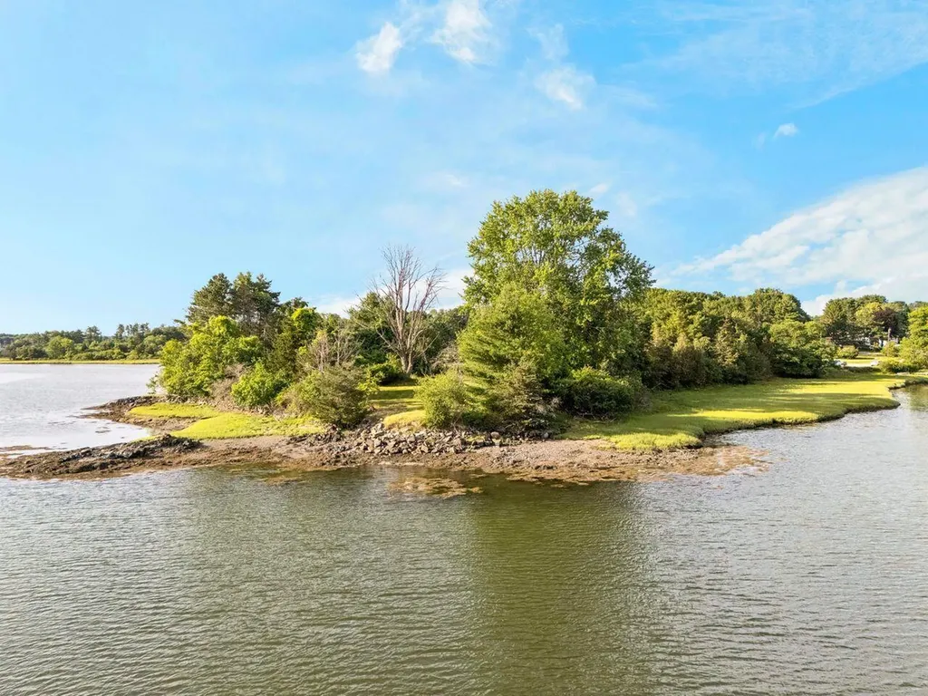 22 Trafton Lane Kittery ME 03904