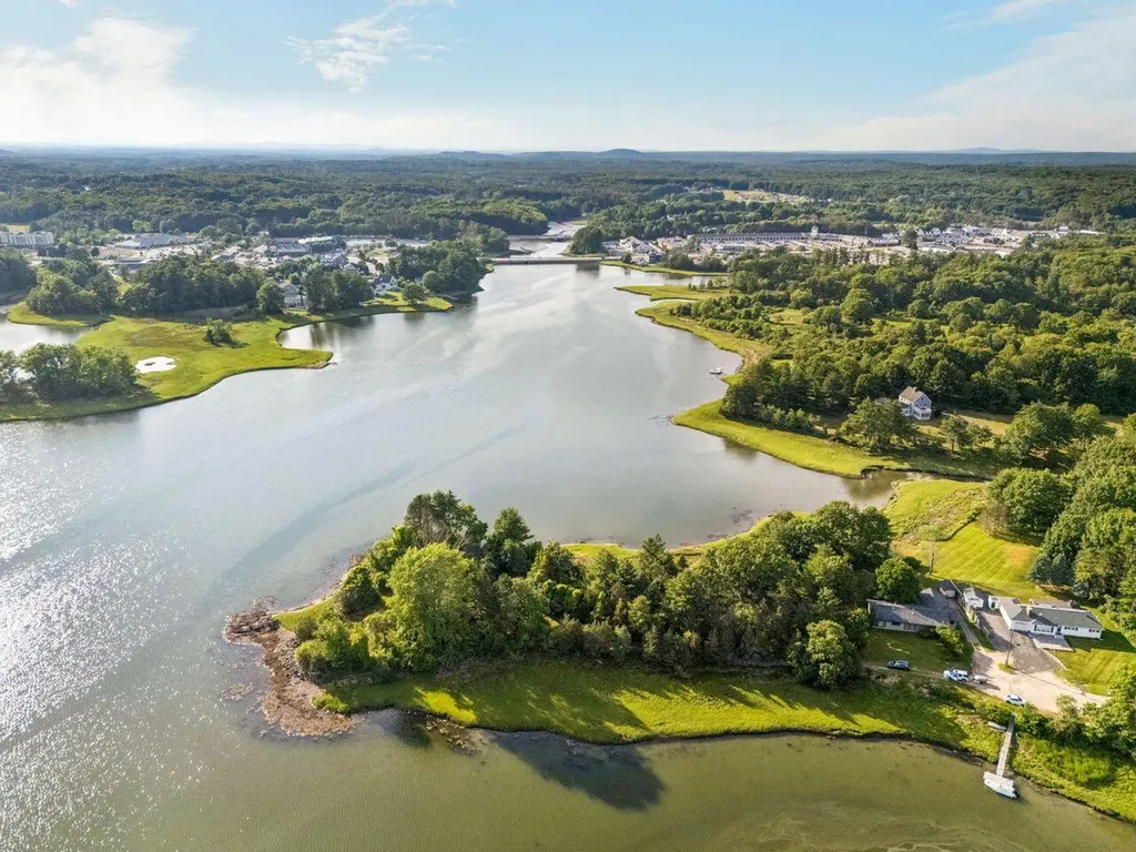 22 Trafton Lane Kittery ME 03904