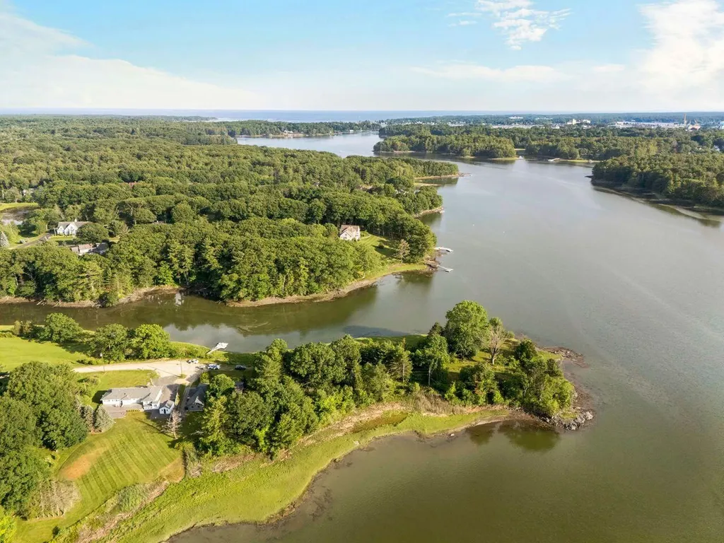 22 Trafton Lane Kittery ME 03904