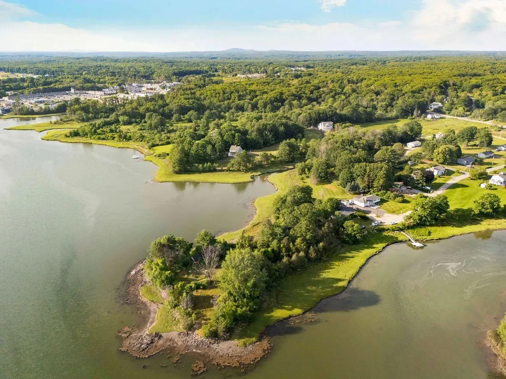 22 Trafton Lane Kittery ME 03904