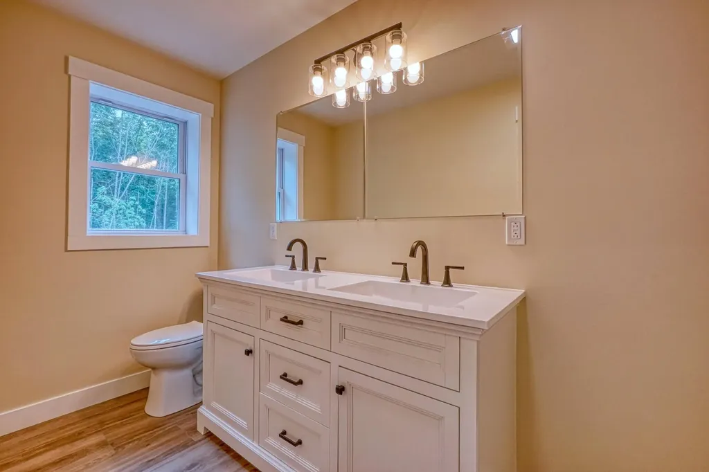 121 Pleasant View Ridge Road China ME 04358