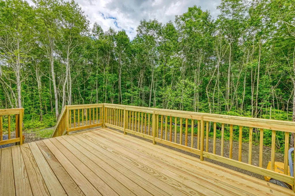 121 Pleasant View Ridge Road China ME 04358
