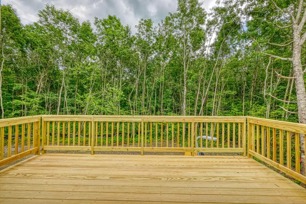 121 Pleasant View Ridge Road China ME 04358