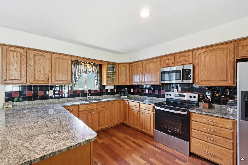 72 Cobble Hill Road Paris ME 04281
