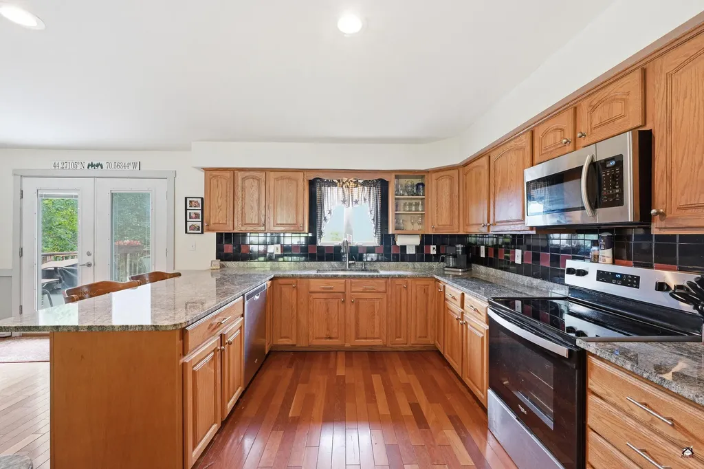 72 Cobble Hill Road Paris ME 04281