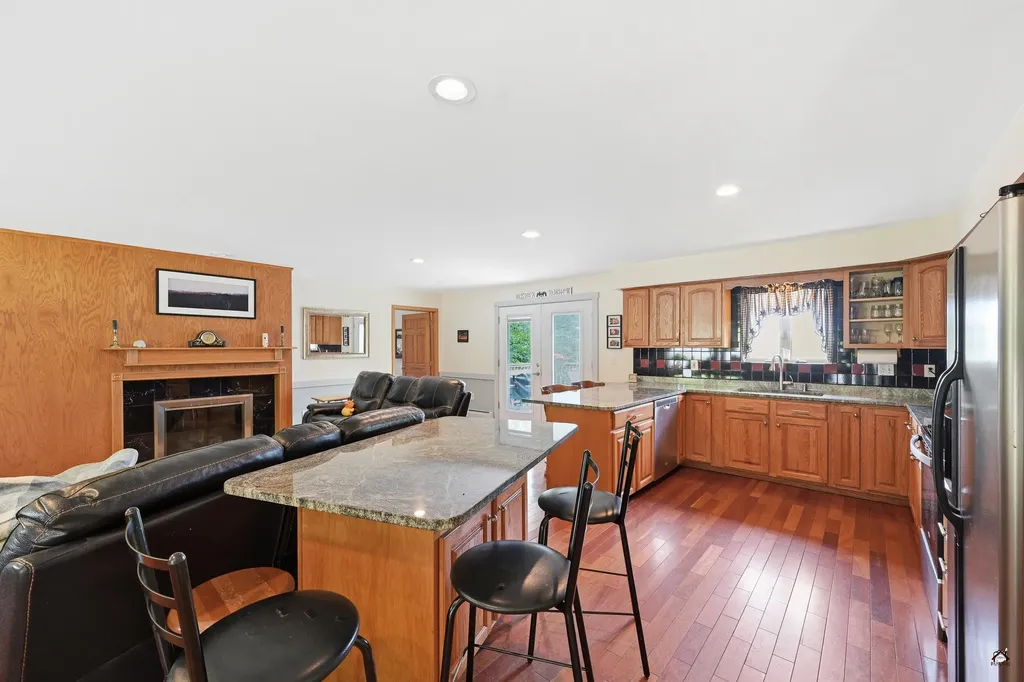 72 Cobble Hill Road Paris ME 04281