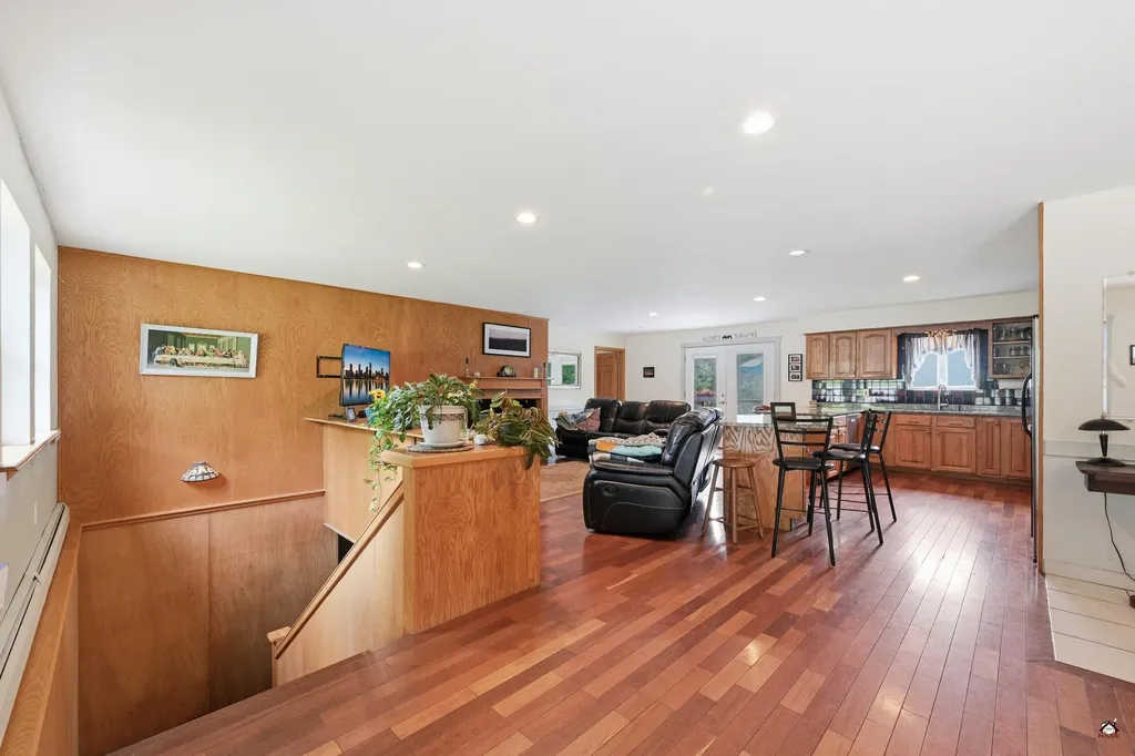 72 Cobble Hill Road Paris ME 04281