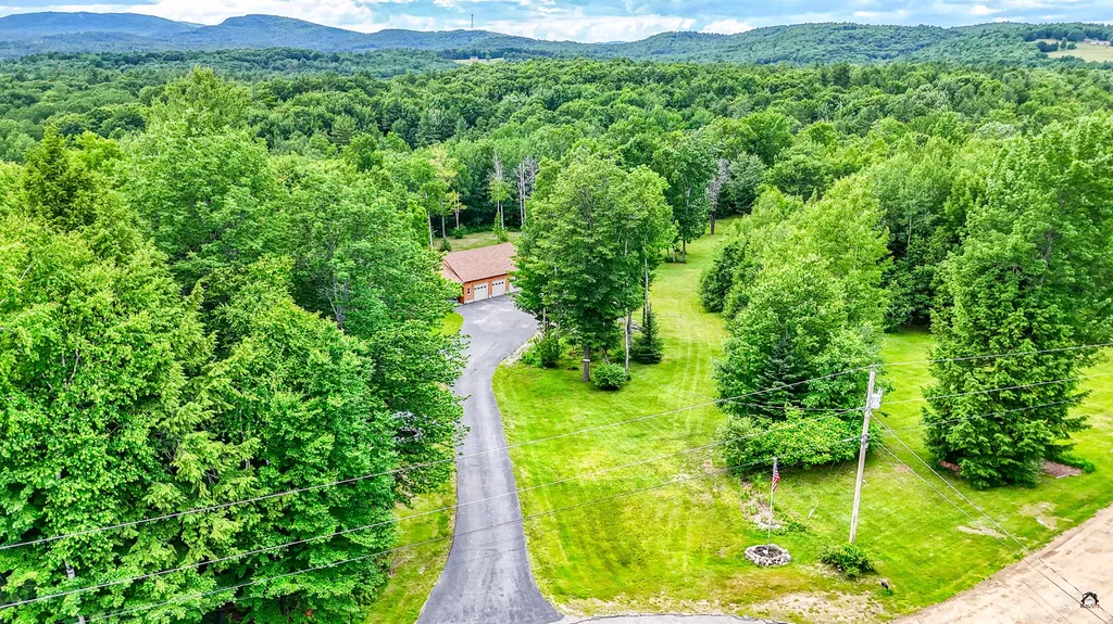 72 Cobble Hill Road Paris ME 04281