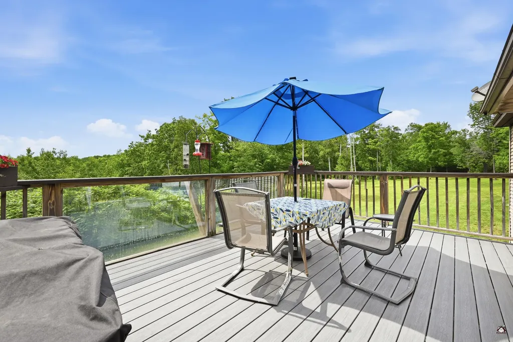 72 Cobble Hill Road Paris ME 04281