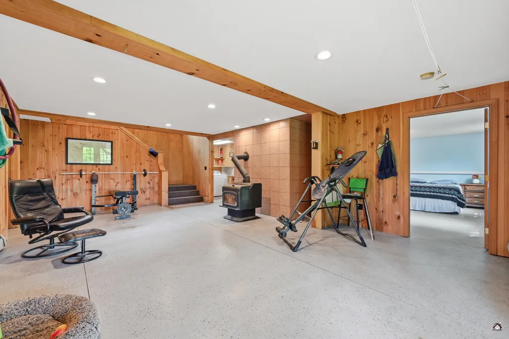 72 Cobble Hill Road Paris ME 04281