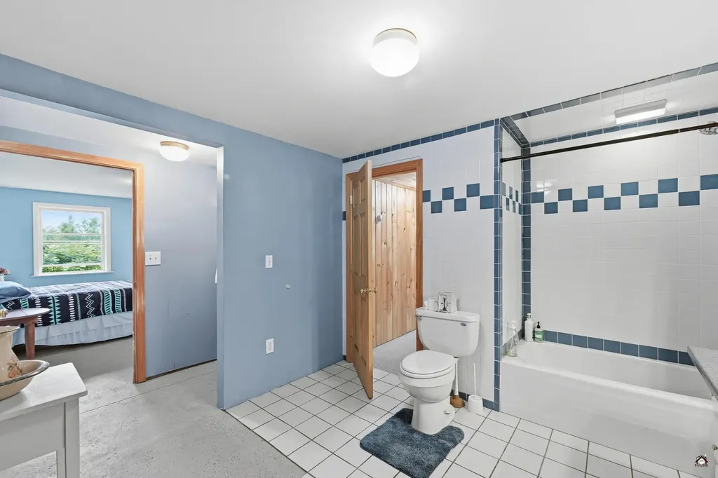 72 Cobble Hill Road Paris ME 04281