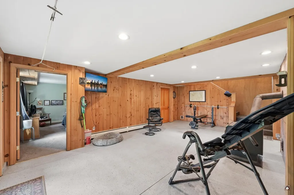 72 Cobble Hill Road Paris ME 04281