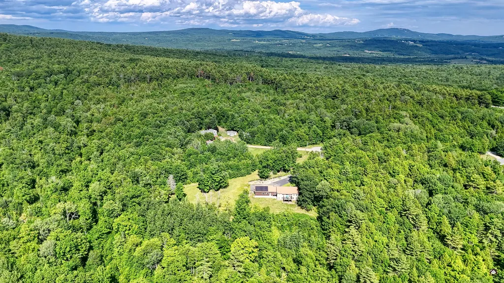 72 Cobble Hill Road Paris ME 04281