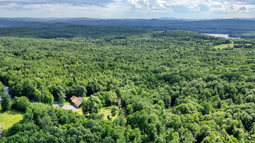 72 Cobble Hill Road Paris ME 04281