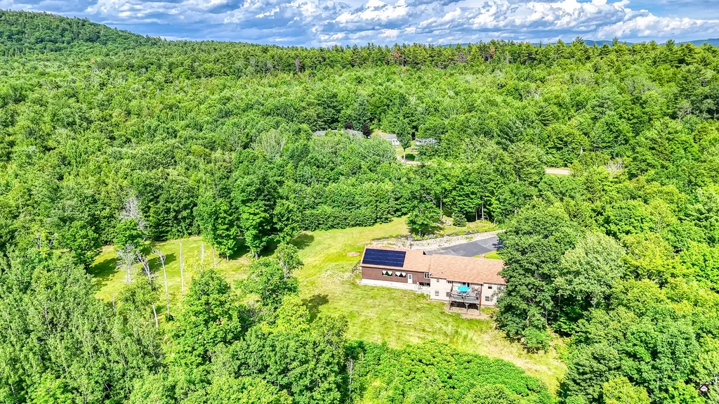 72 Cobble Hill Road Paris ME 04281