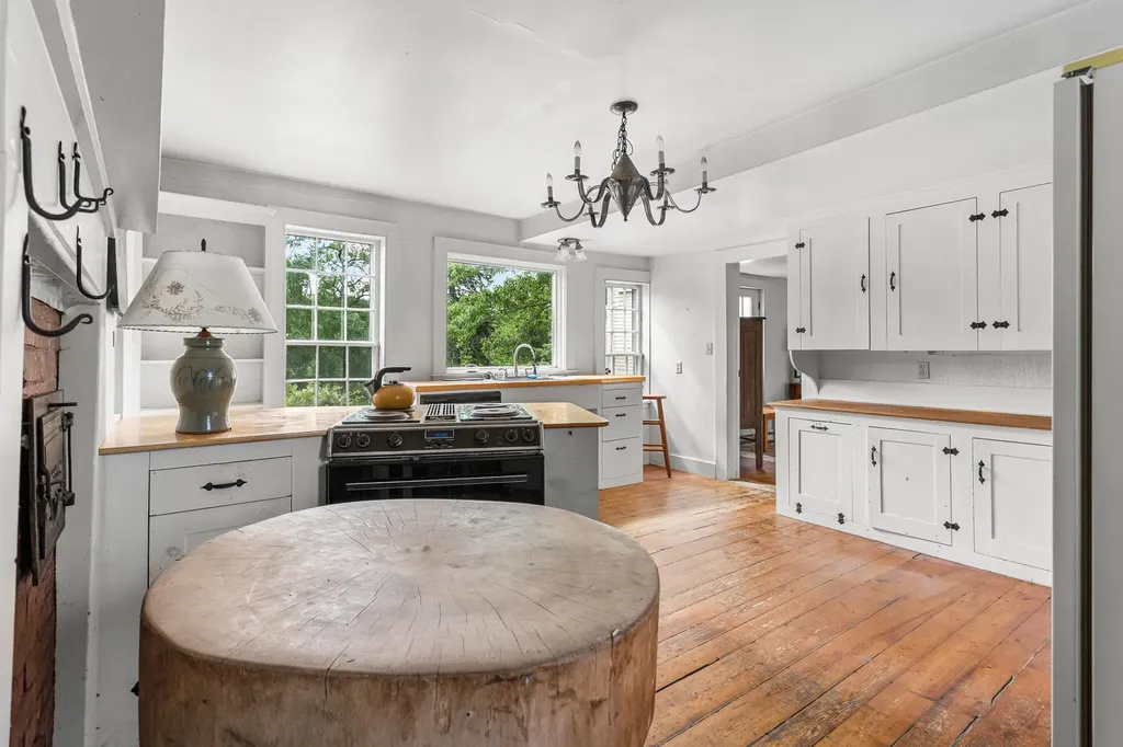 122 Coastal Road Brooksville ME 04617