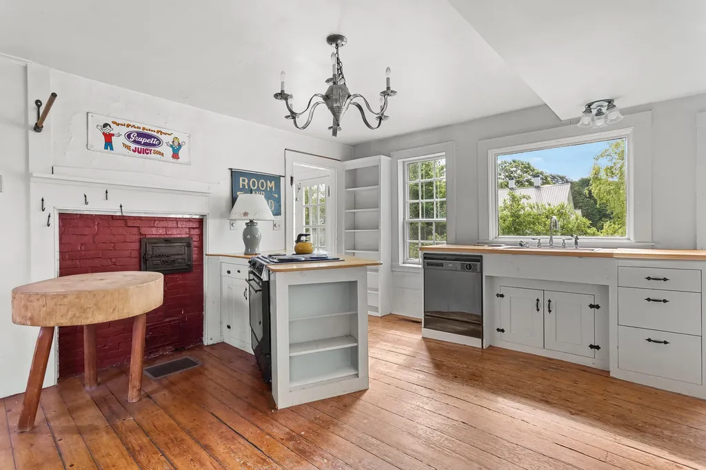 122 Coastal Road Brooksville ME 04617