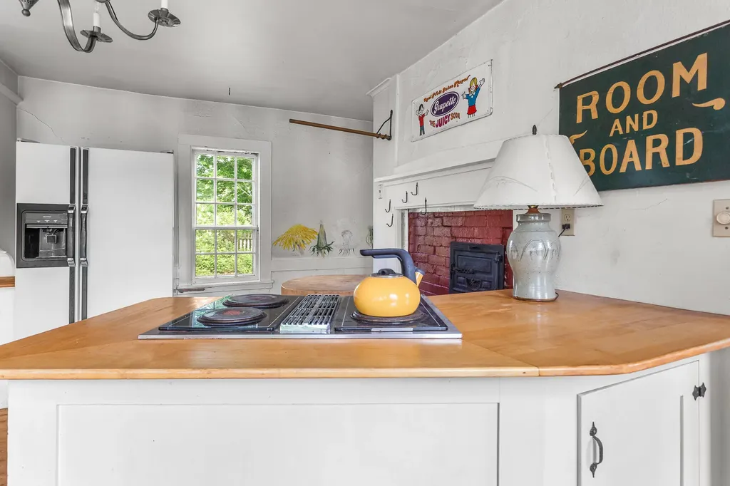 122 Coastal Road Brooksville ME 04617
