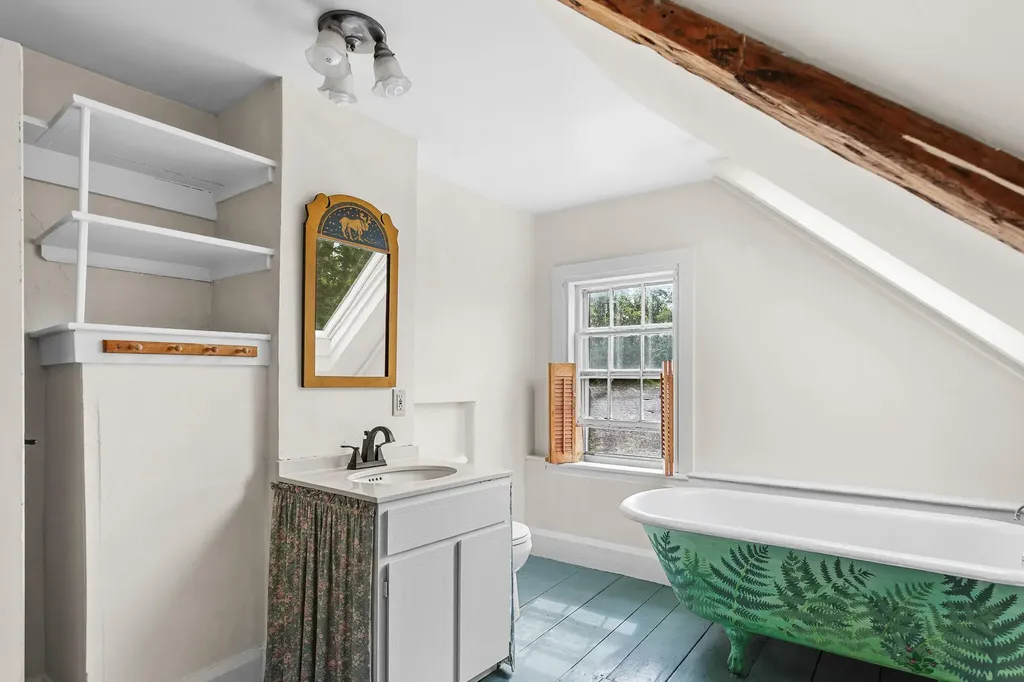 122 Coastal Road Brooksville ME 04617