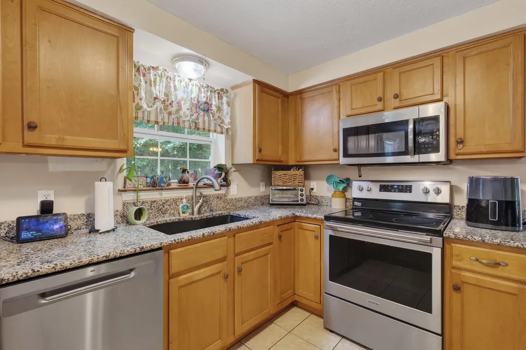 169 Grandview Drive Limerick ME 04048